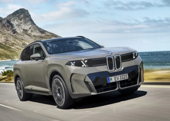 BMW Goes All-In Electric: The New iX5 60 xDrive and the Future of Smart Car Tech
